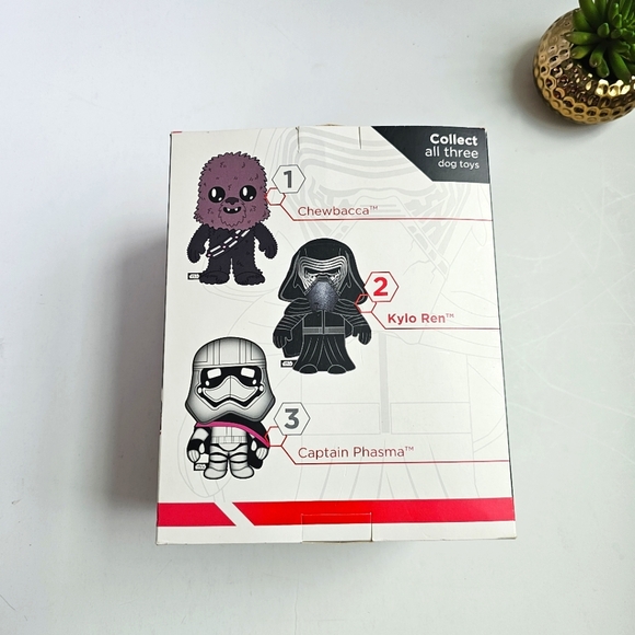 Star Wars Collectible Dog Toy, Kylo Ren Plush NEW In Box 8" Petco 2015 - Picture 8 of 9